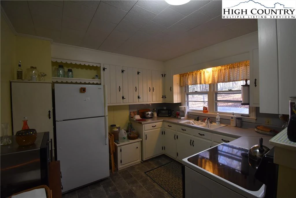 Image number 8 for the current listing