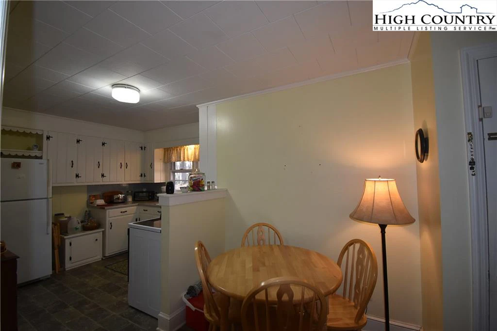 Image number 9 for the current listing