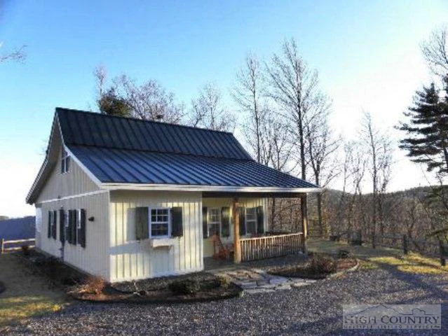 Image number 1 for the current listing