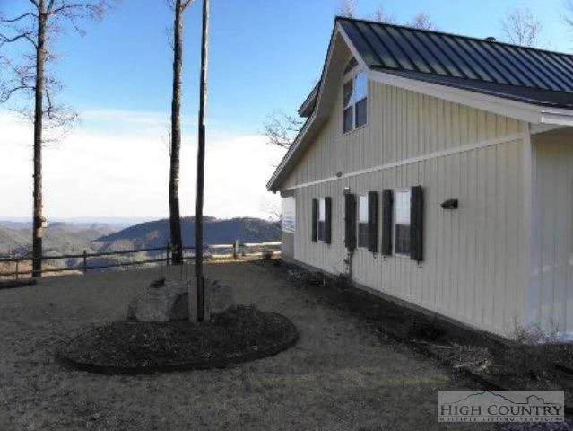 Image number 18 for the current listing