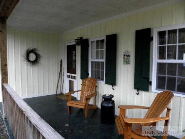 Image number 16 for the current listing