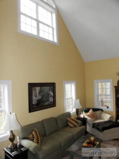 Image number 7 for the current listing