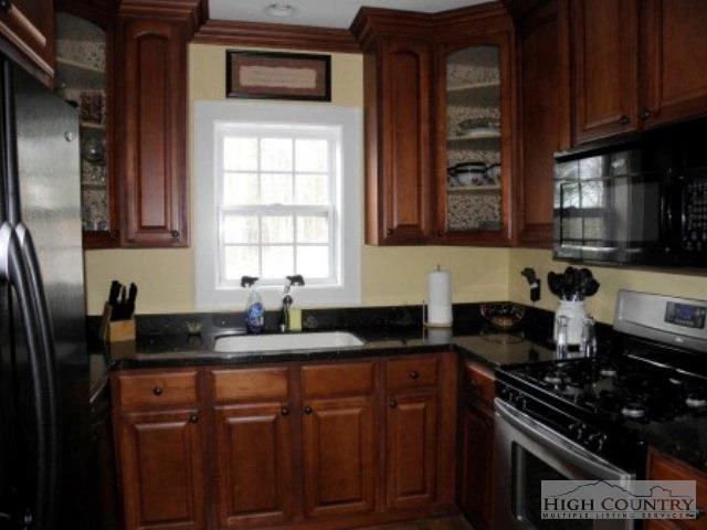 Image number 5 for the current listing