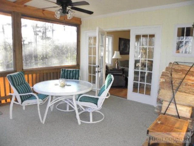Image number 20 for the current listing