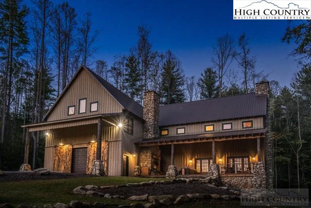 Image number 1 for the current listing