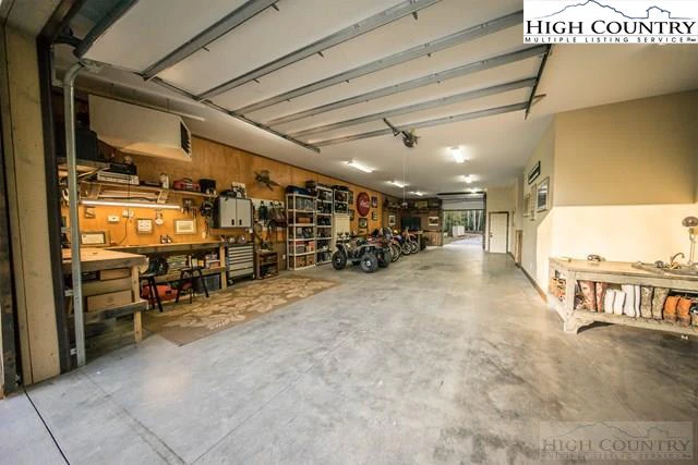 Image number 10 for the current listing