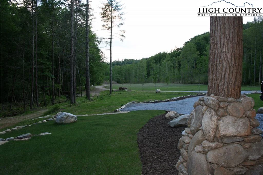 Image number 20 for the current listing
