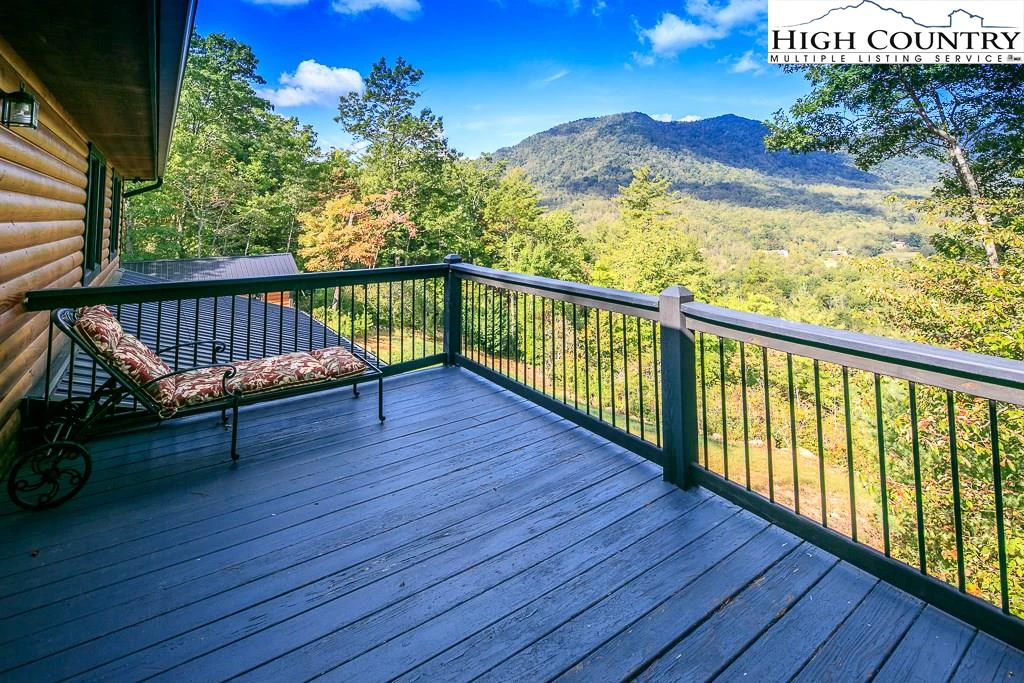 Image number 13 for the current listing