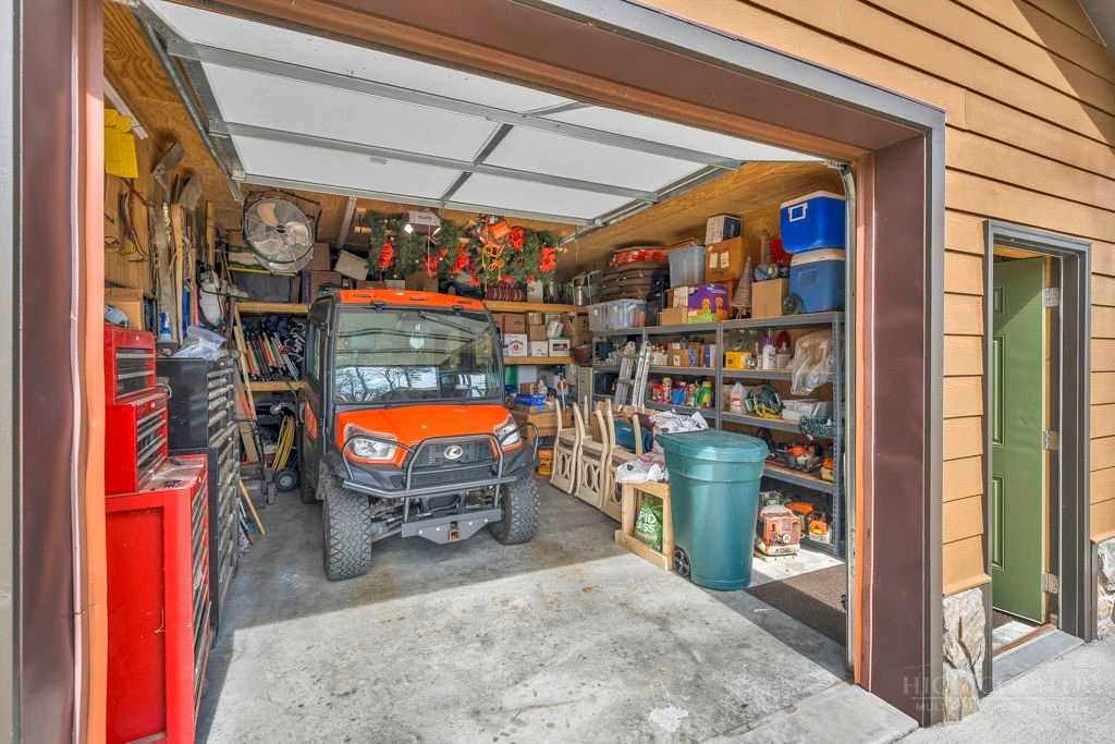 Image number 13 for the current listing