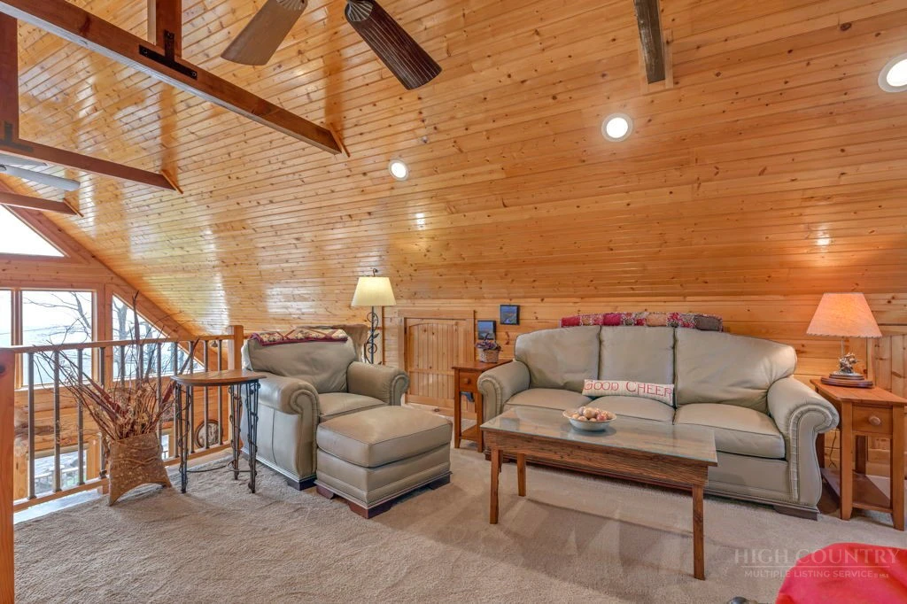 Image number 12 for the current listing