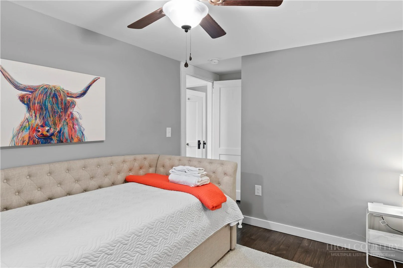 Image number 9 for the current listing