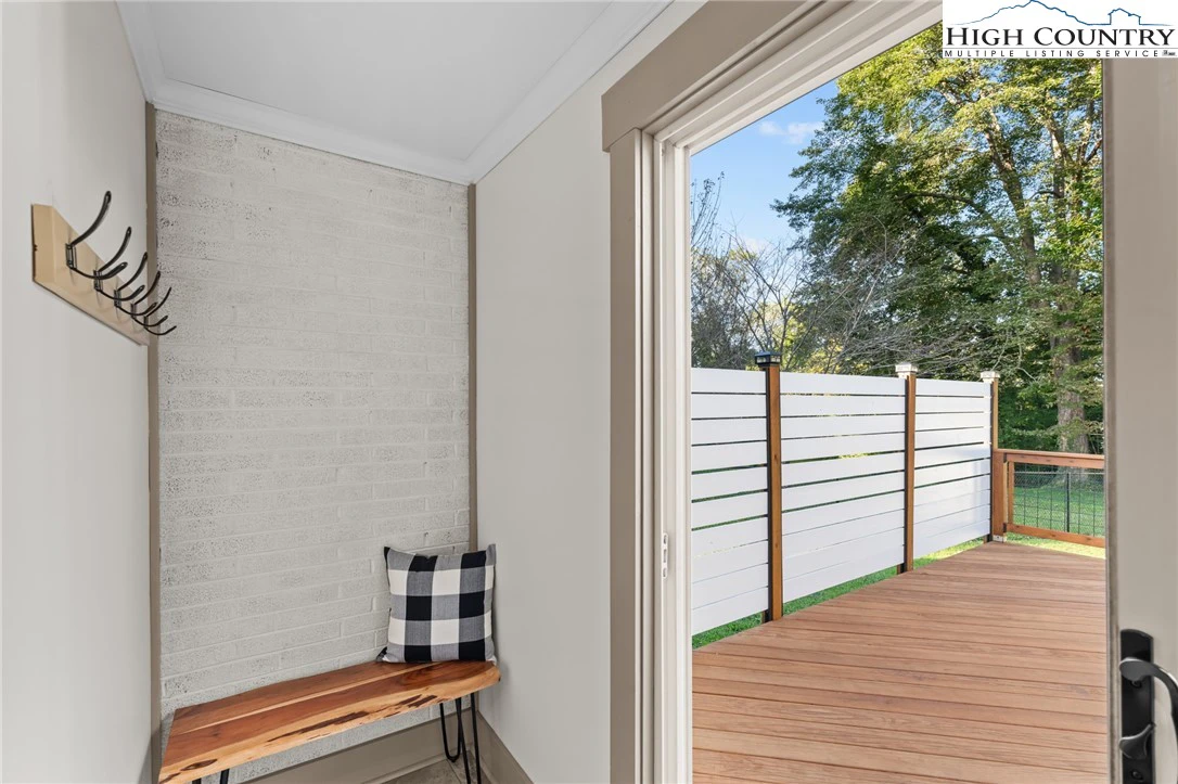 Image number 5 for the current listing