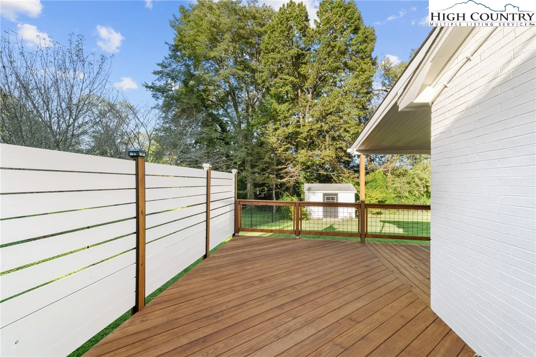 Image number 2 for the current listing