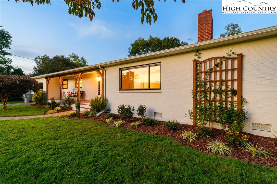 Image number 20 for the current listing