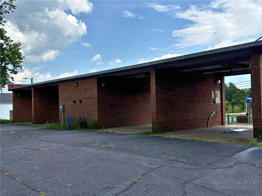 Image number 3 for the current listing