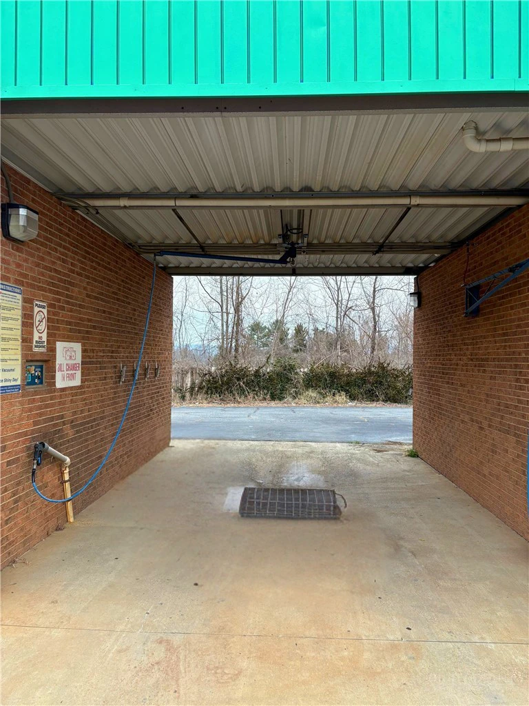 Image number 7 for the current listing