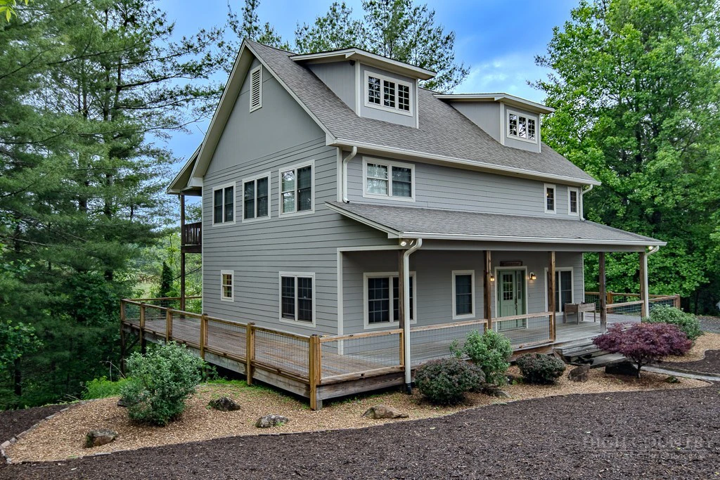 Image number 1 for the current listing
