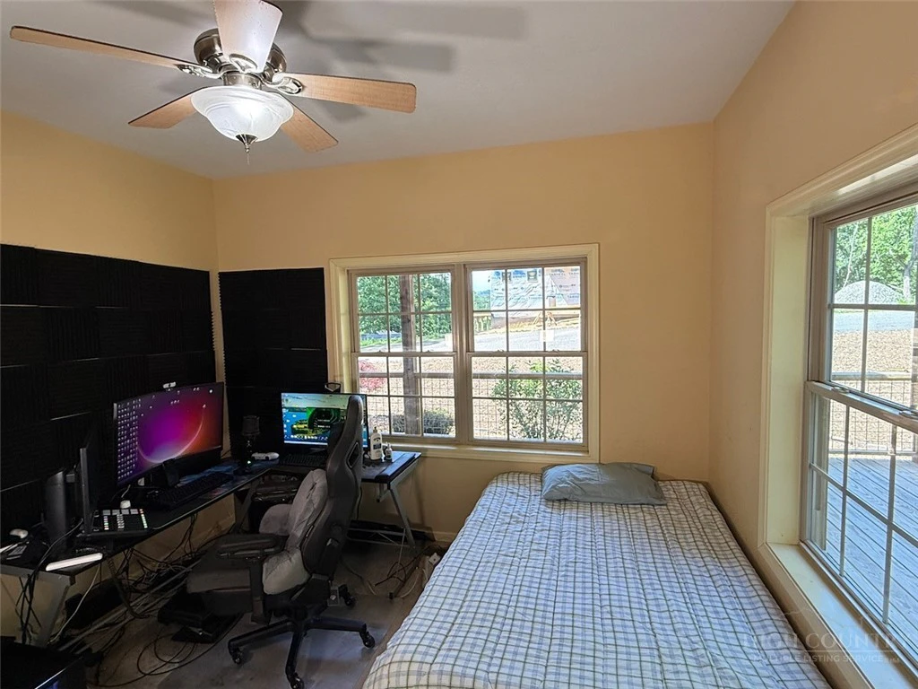 Image number 20 for the current listing