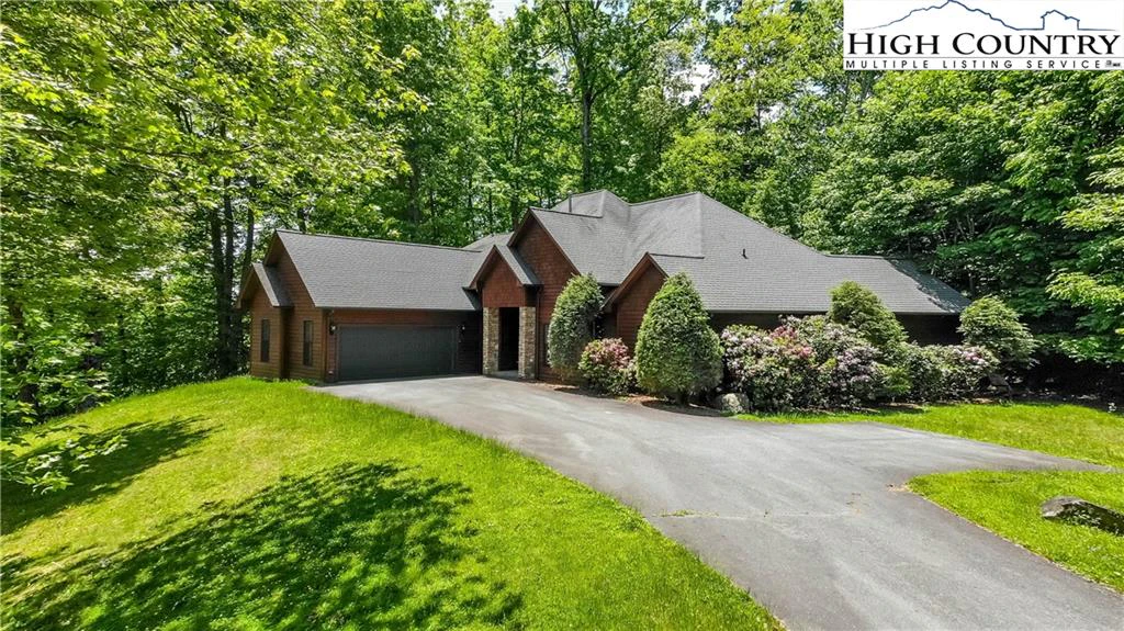 Image number 1 for the current listing