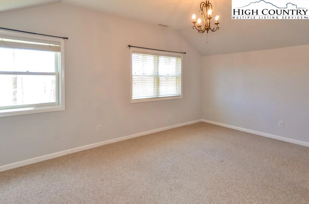 Image number 10 for the current listing