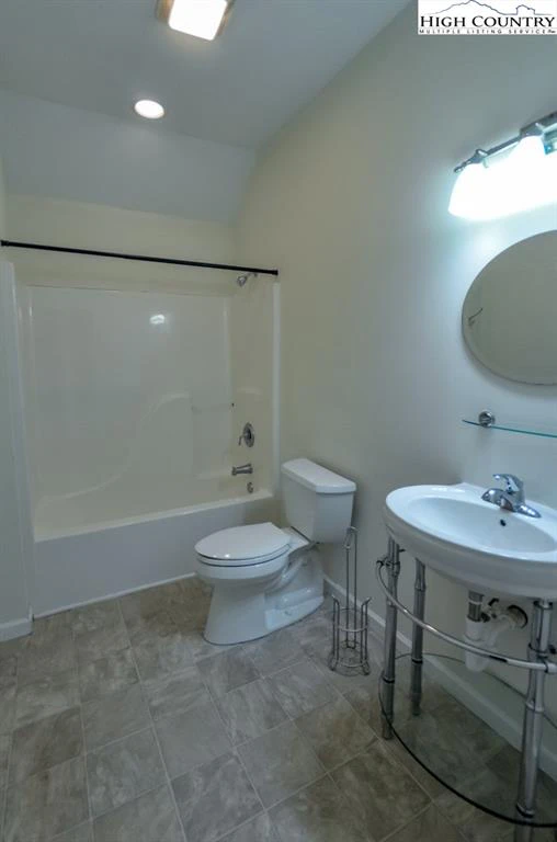 Image number 9 for the current listing