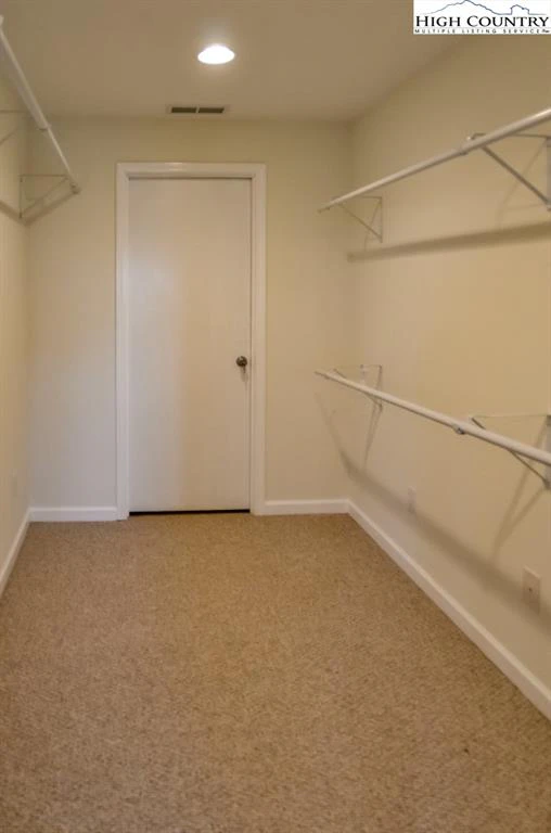 Image number 8 for the current listing