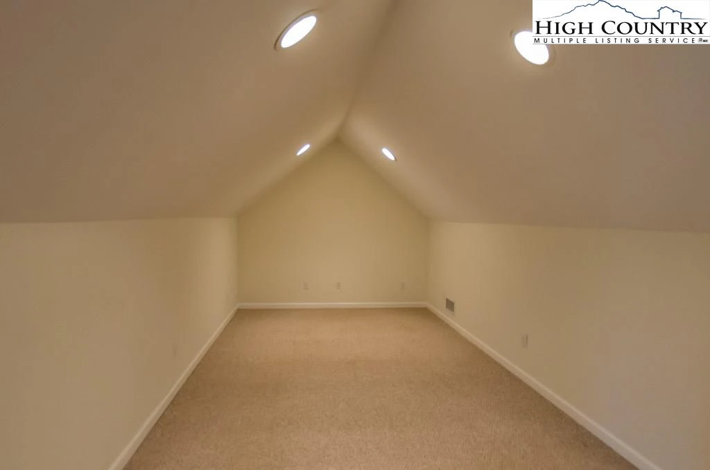 Image number 6 for the current listing