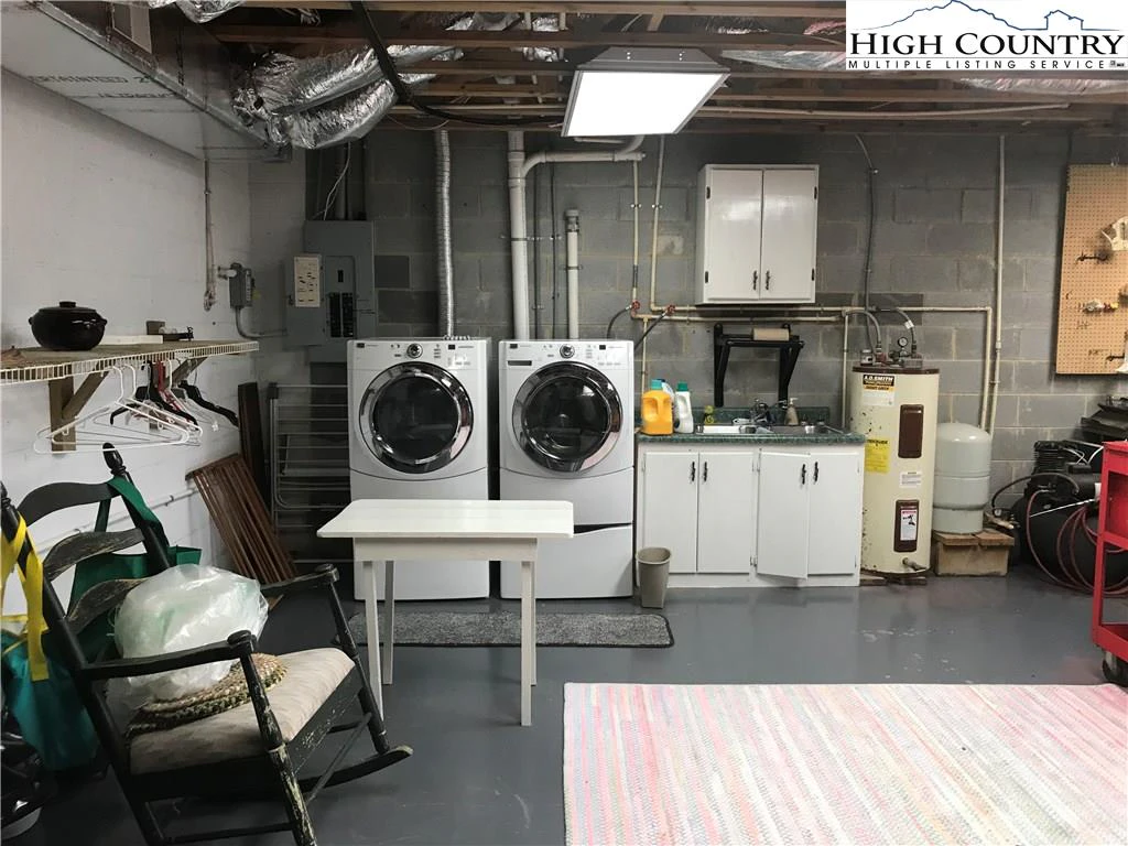 Image number 5 for the current listing