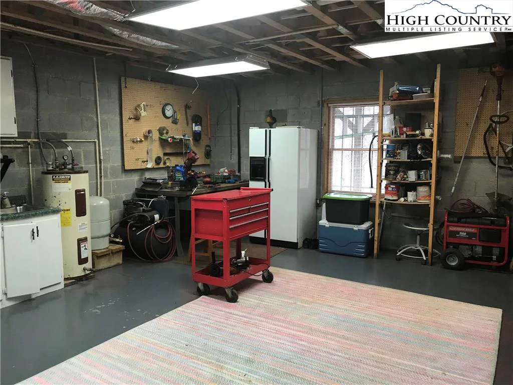 Image number 4 for the current listing