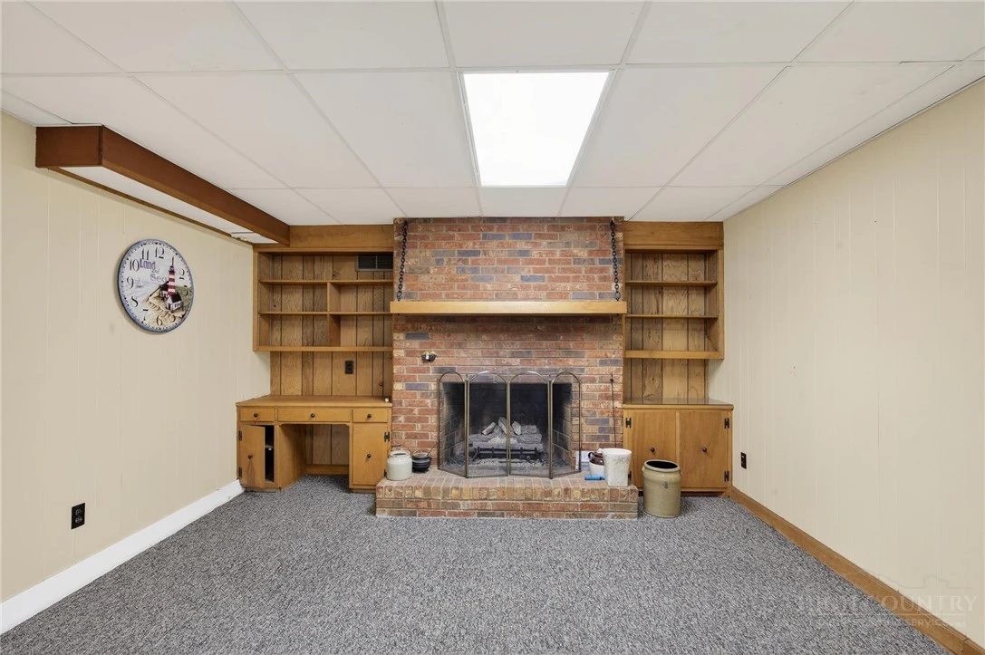Image number 16 for the current listing