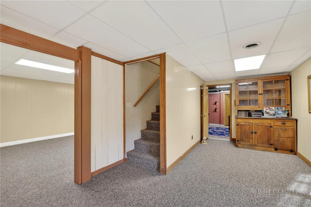 Image number 18 for the current listing