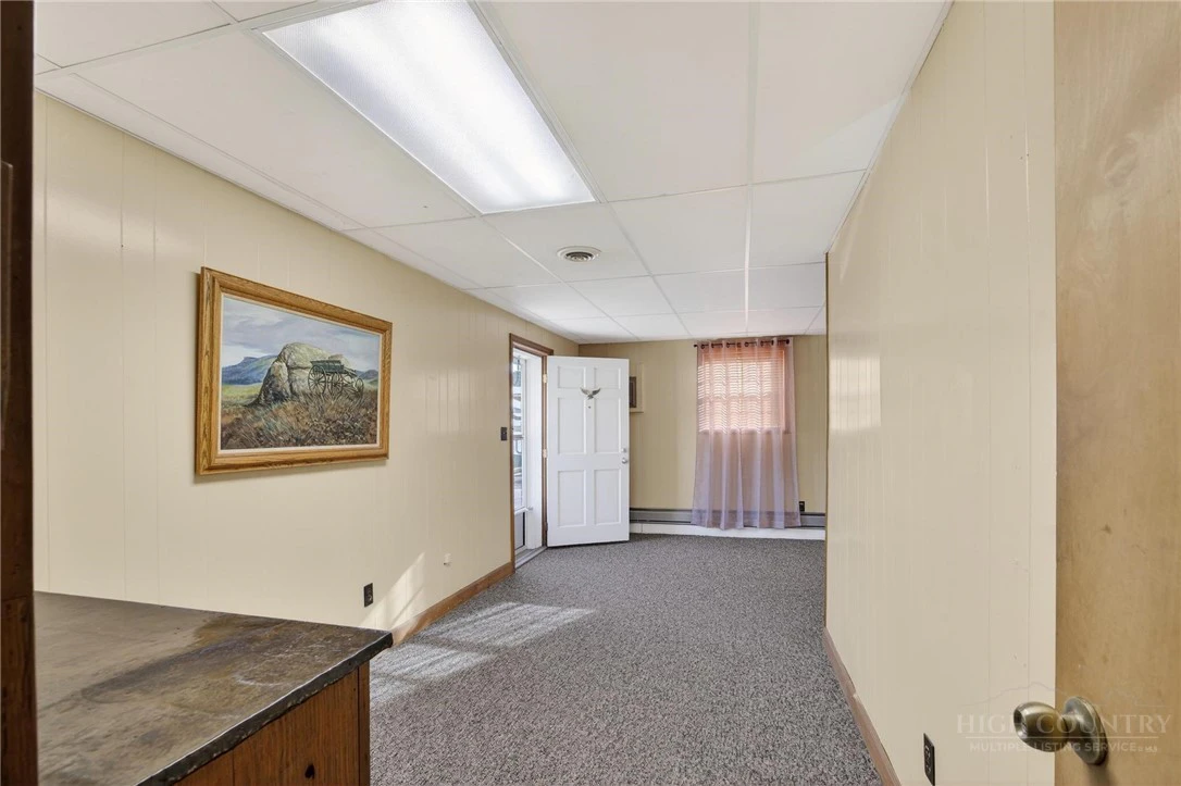 Image number 20 for the current listing