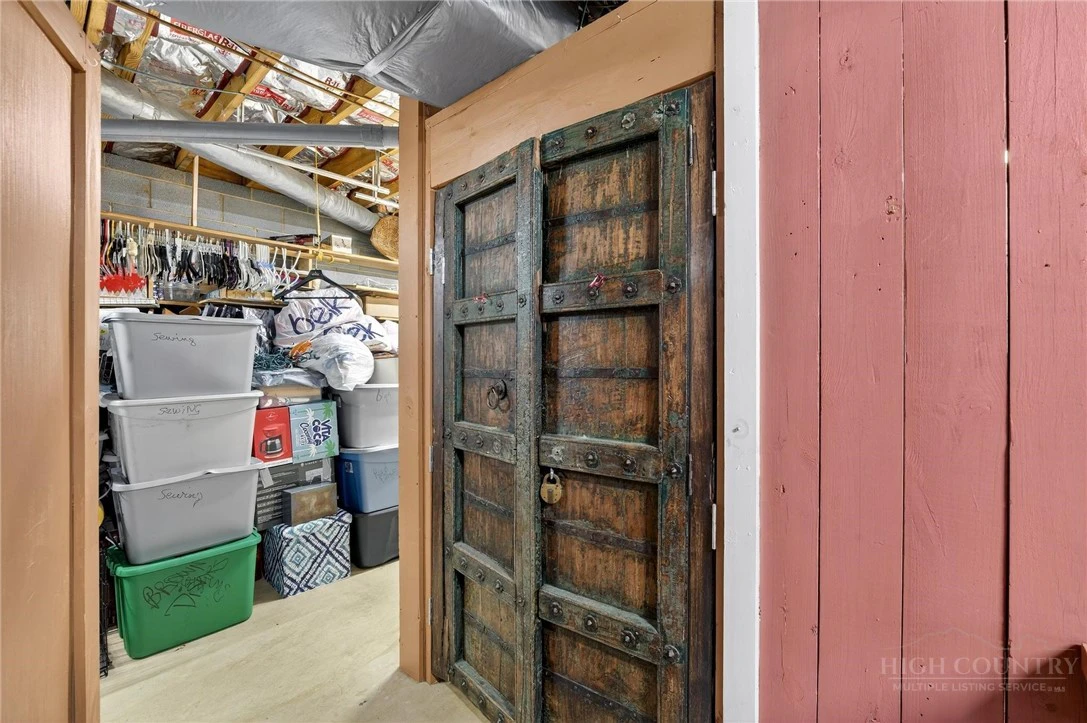Image number 22 for the current listing