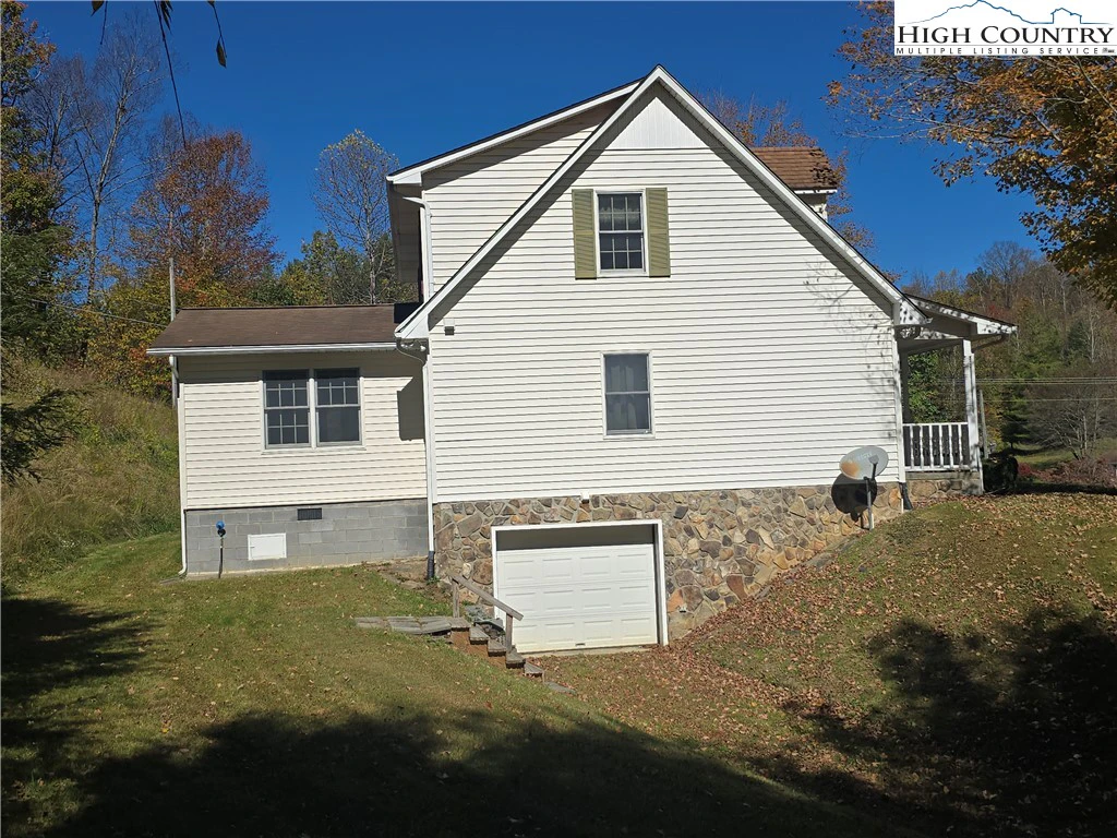 Image number 15 for the current listing