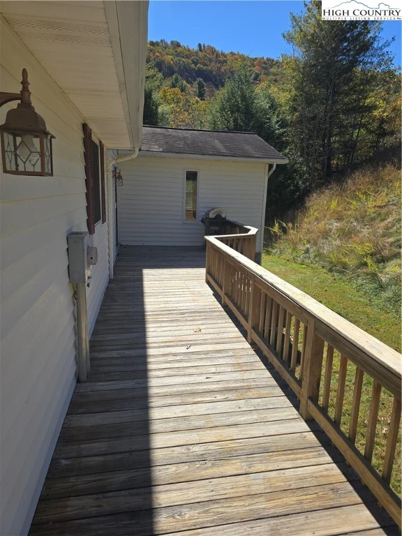 Image number 16 for the current listing