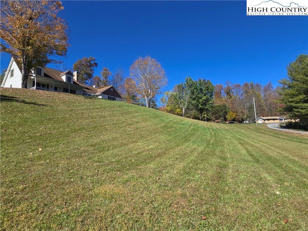 Image number 17 for the current listing