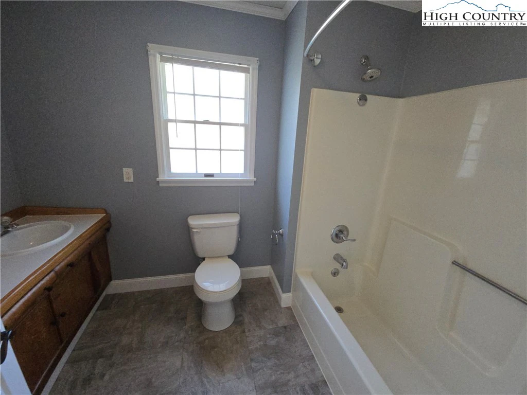 Image number 7 for the current listing