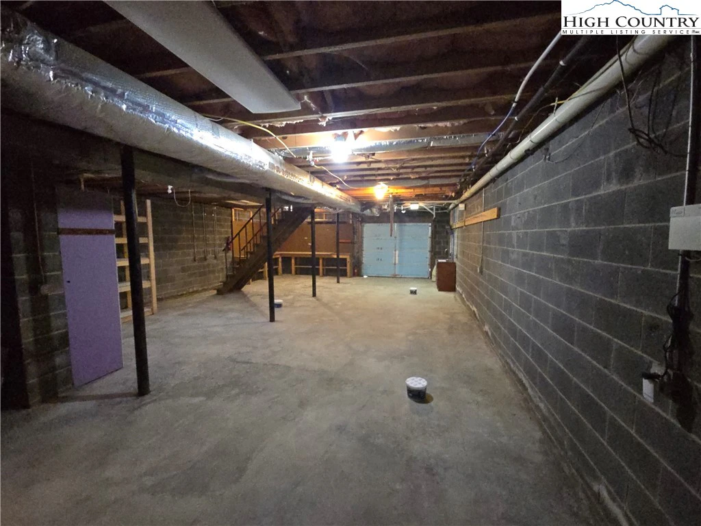 Image number 2 for the current listing