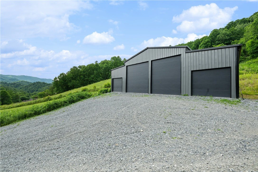 Image number 7 for the current listing