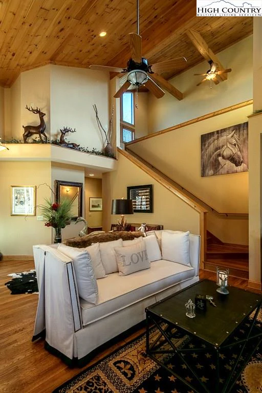 Image number 5 for the current listing