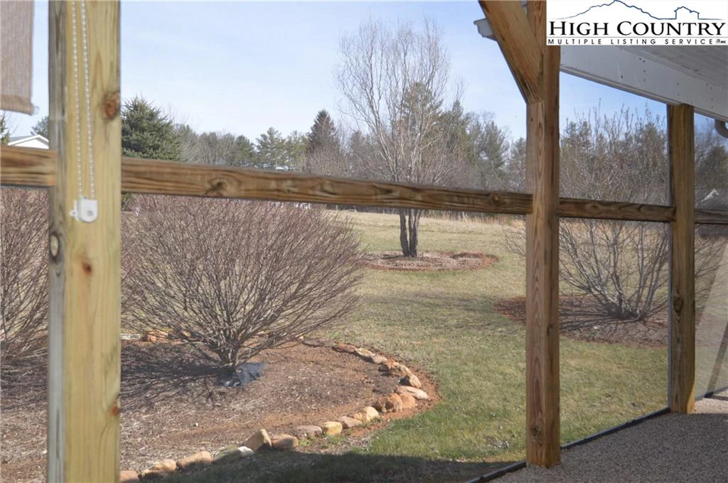 Image number 18 for the current listing