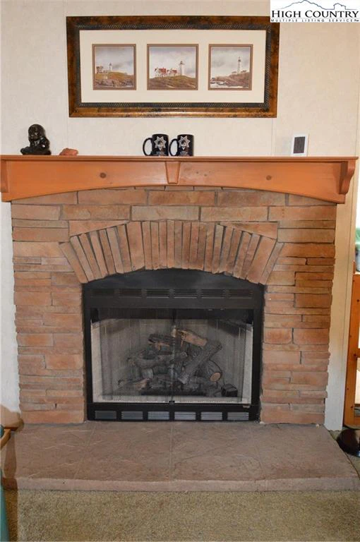 Image number 17 for the current listing