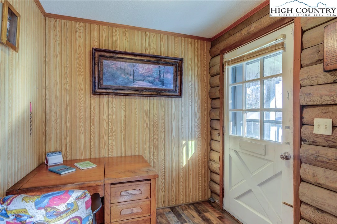 Image number 20 for the current listing