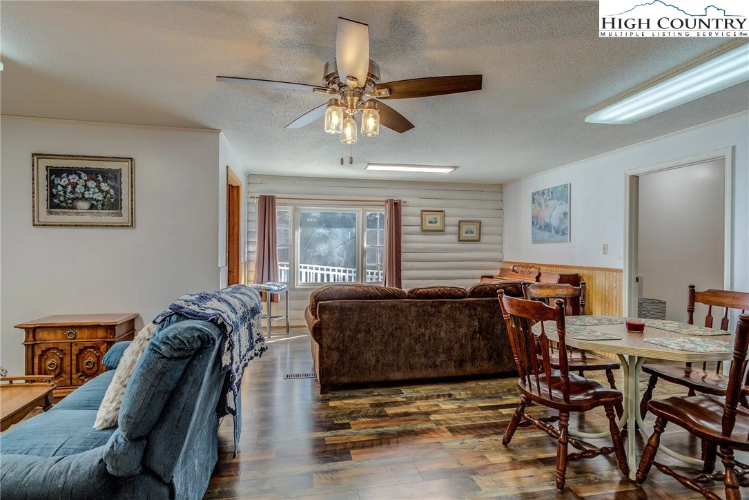 Image number 10 for the current listing