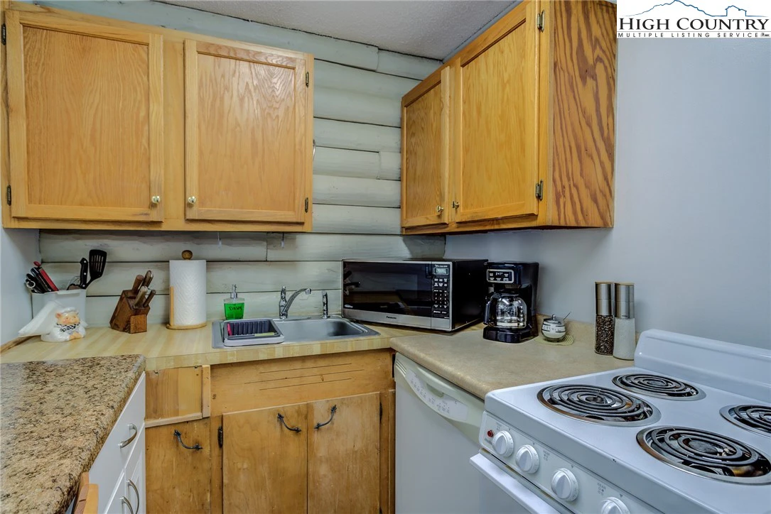 Image number 5 for the current listing