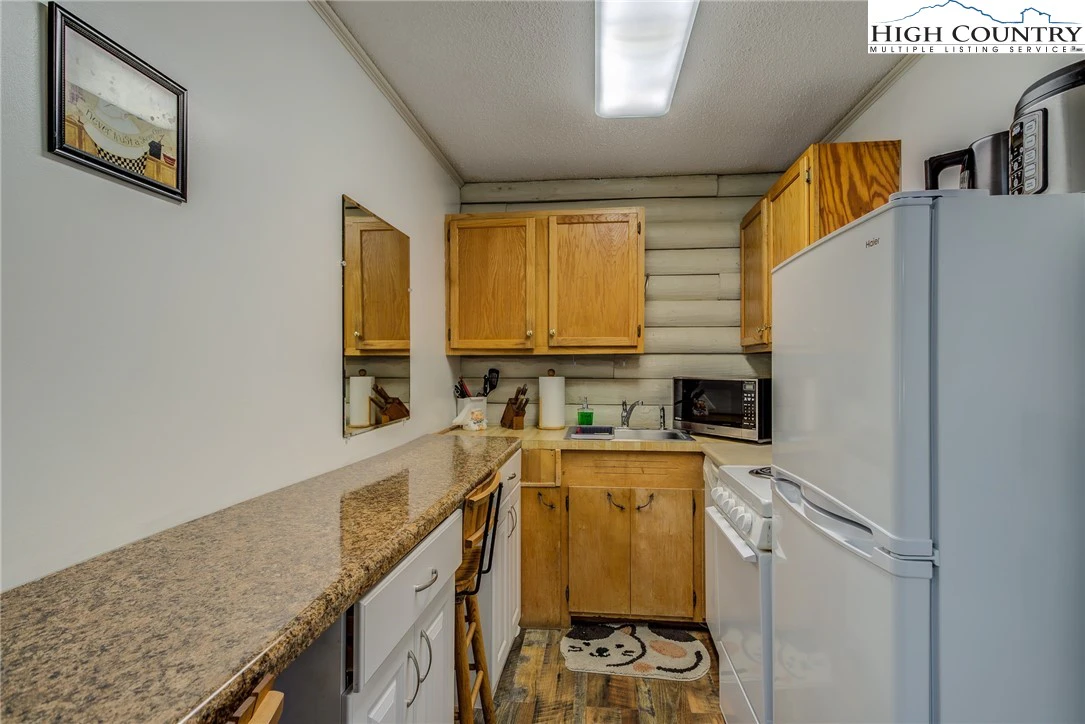 Image number 6 for the current listing