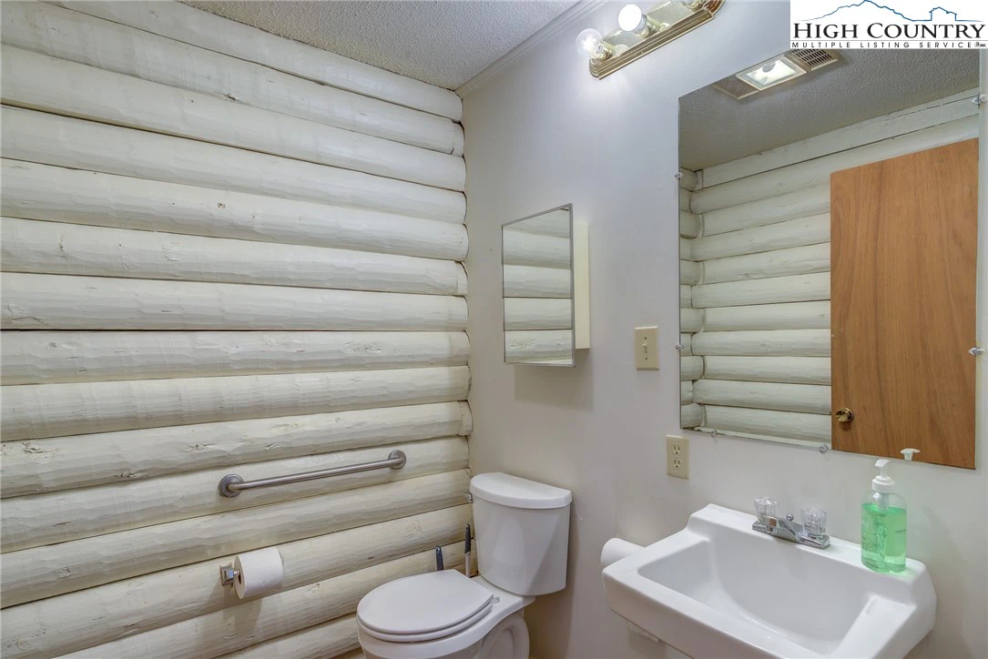 Image number 2 for the current listing