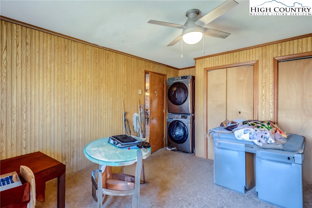 Image number 21 for the current listing