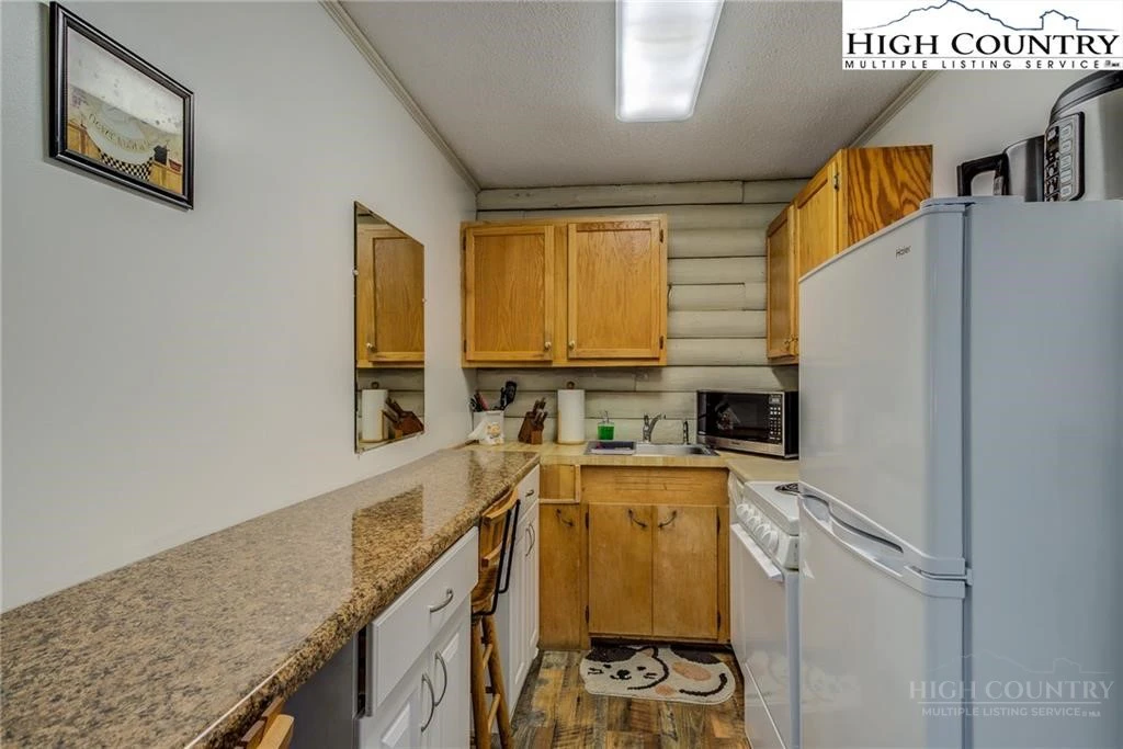 Image number 5 for the current listing