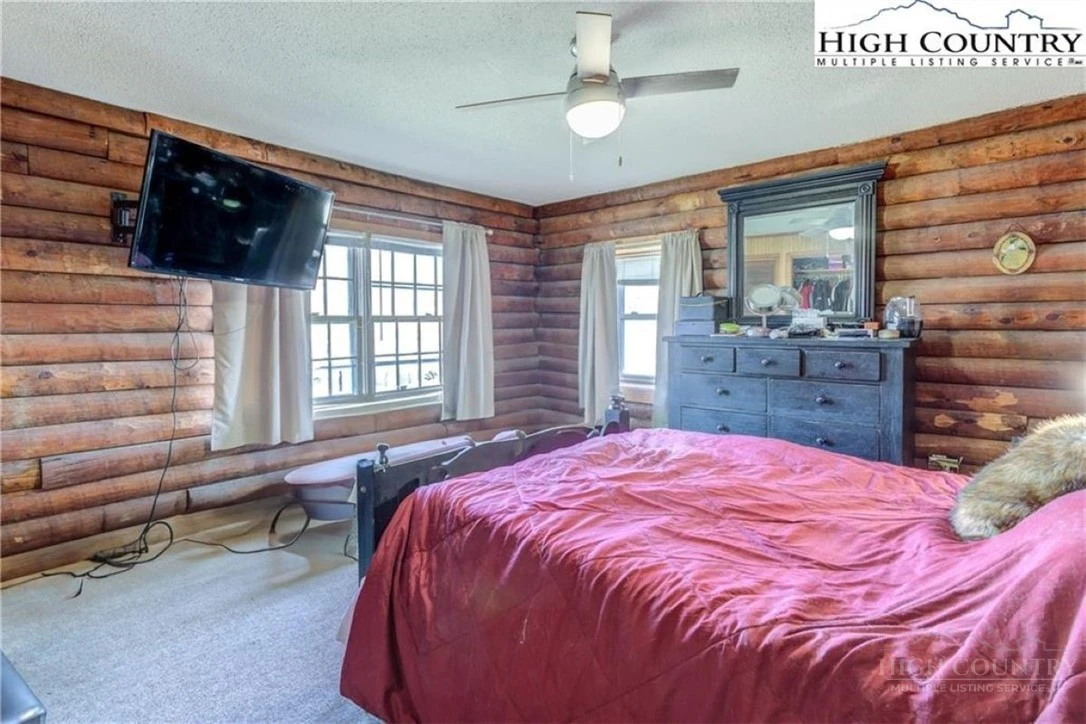 Image number 6 for the current listing